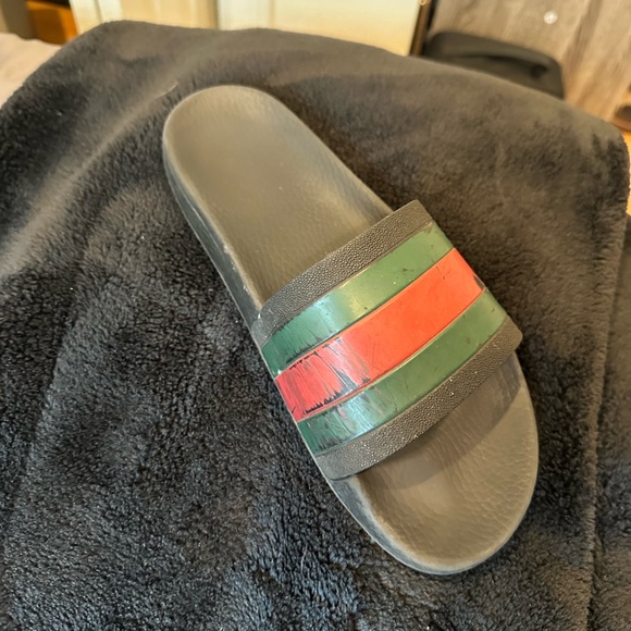 Gucci Slide 100% Authentic size 9 Left shoe only - Picture 2 of 3